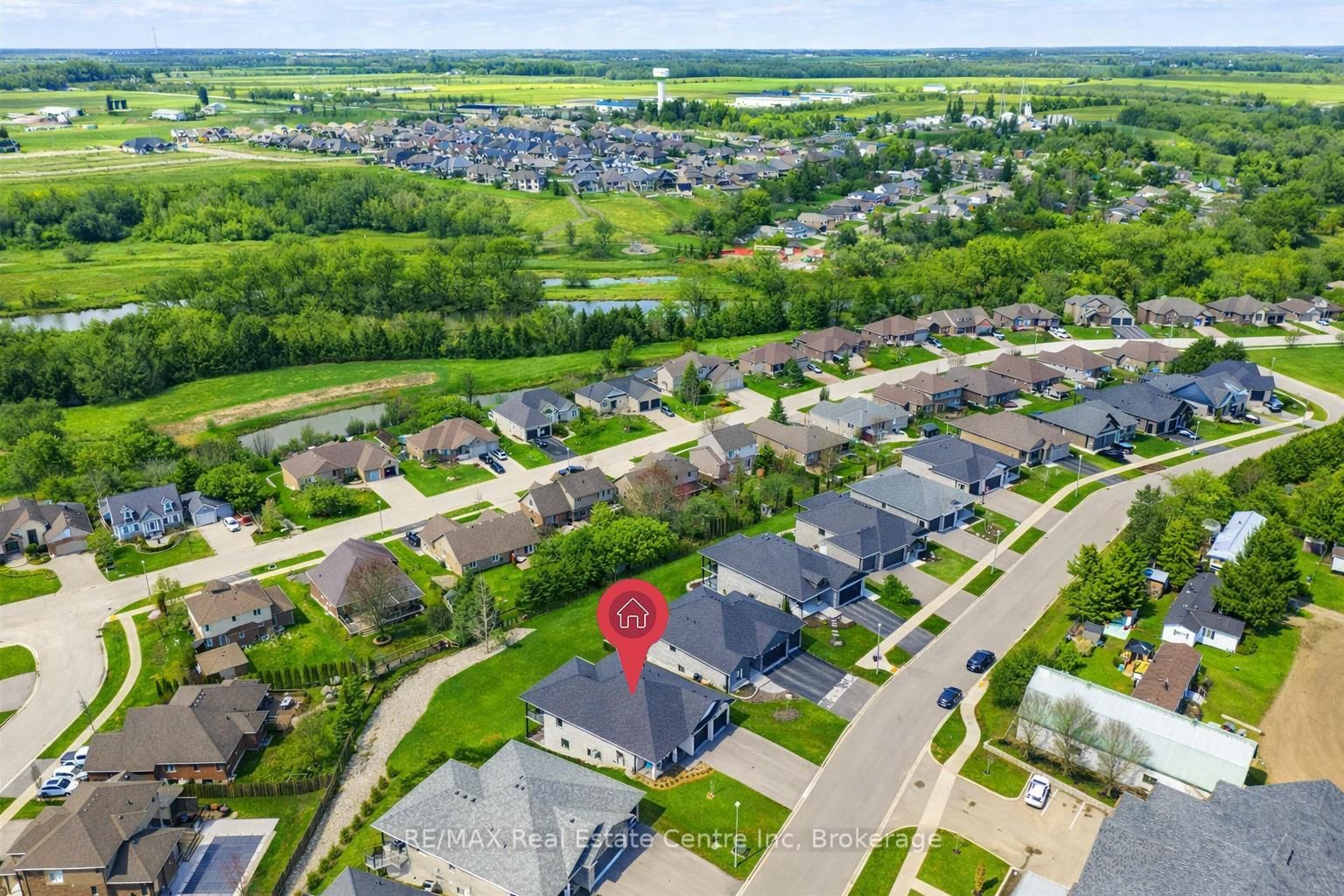 14 Faith Drive • Mapleton, ON photo 3