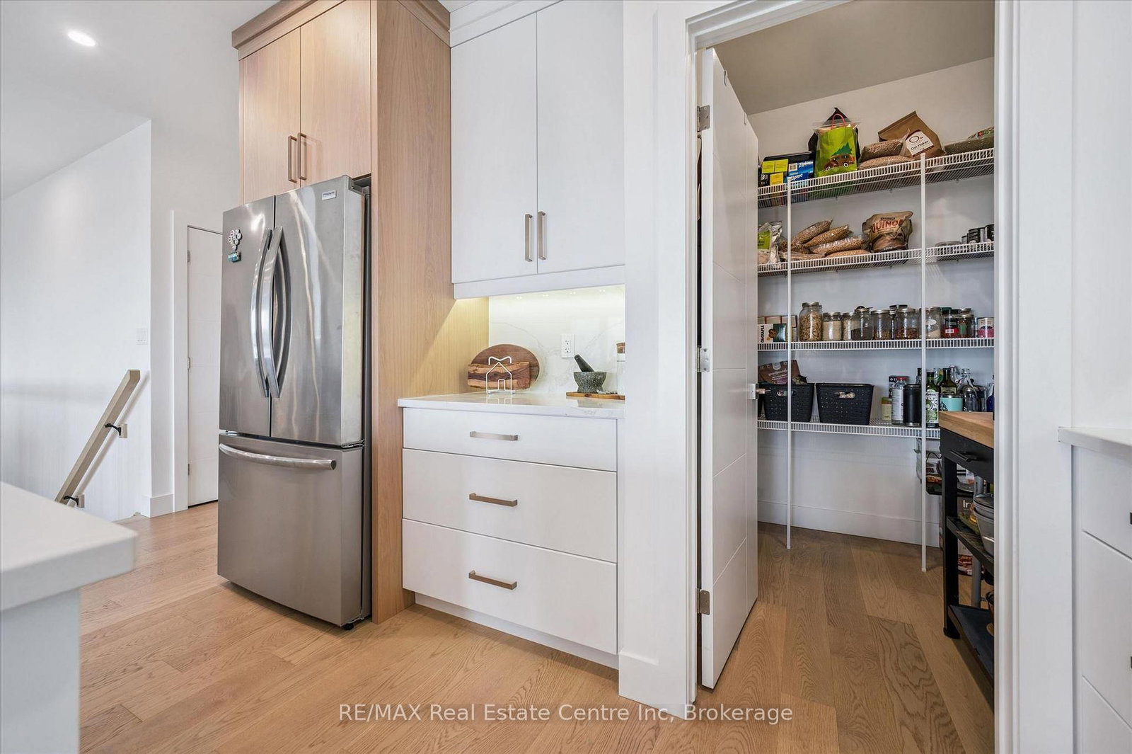 14 Faith Drive • Mapleton, ON photo 7