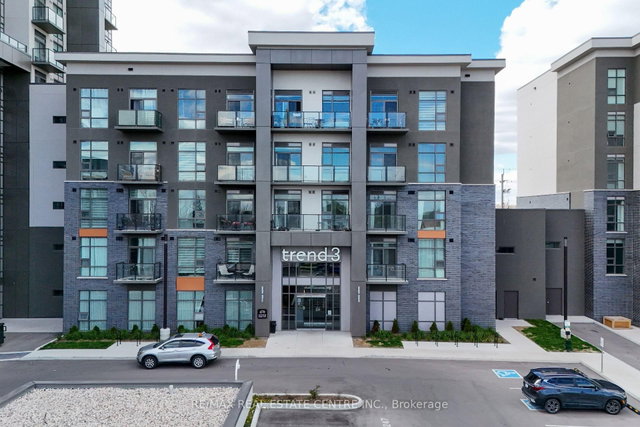 1206 - 470 Dundas Street