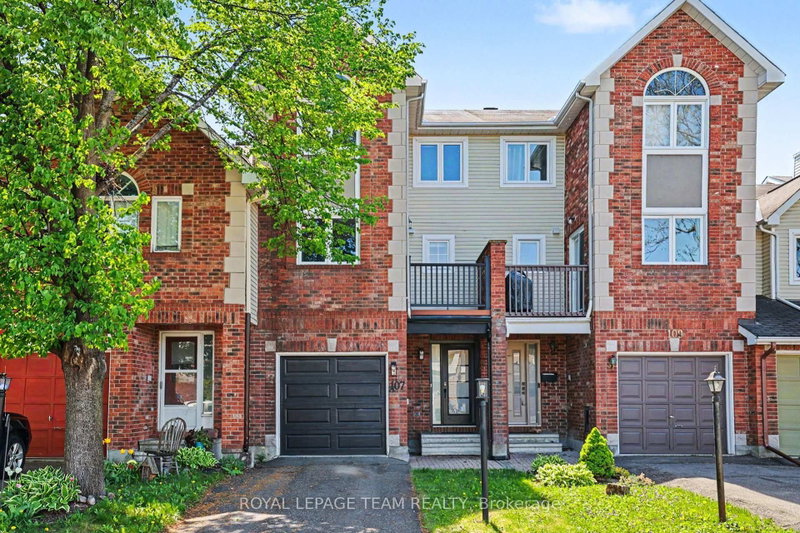 home for sale on 107 Woodpark Way