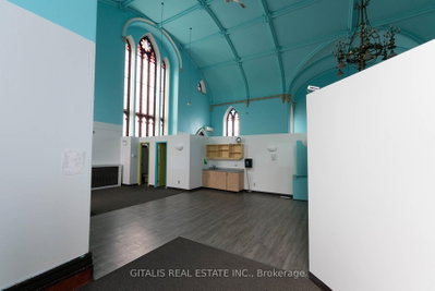 126 Wellington Street — photo 4
