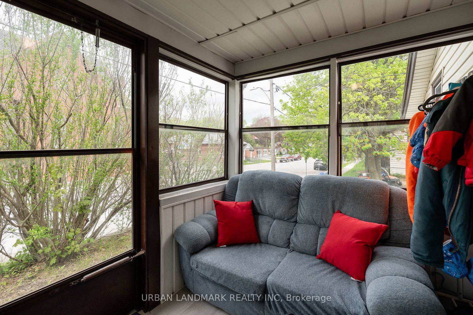 106 St Lawrence Street E • Madoc, ON photo 16