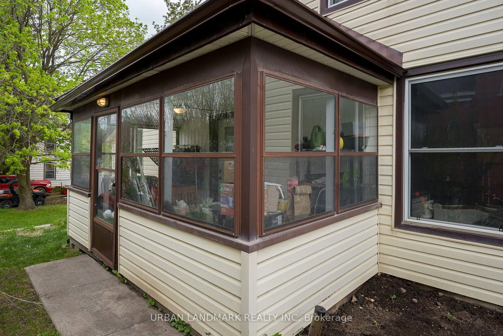 106 St Lawrence Street E • Madoc, ON photo 31