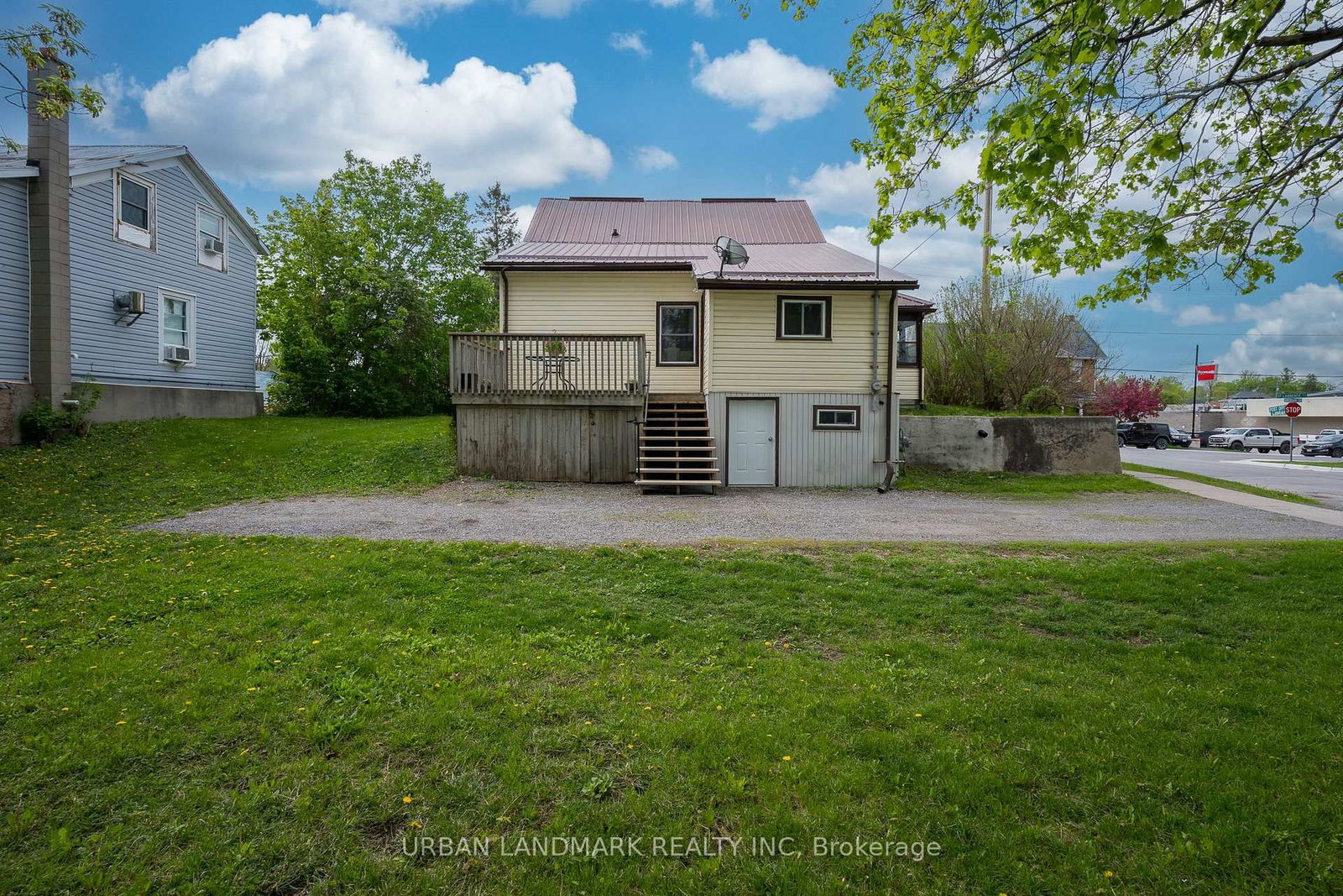 106 St Lawrence Street E • Madoc, ON photo 4