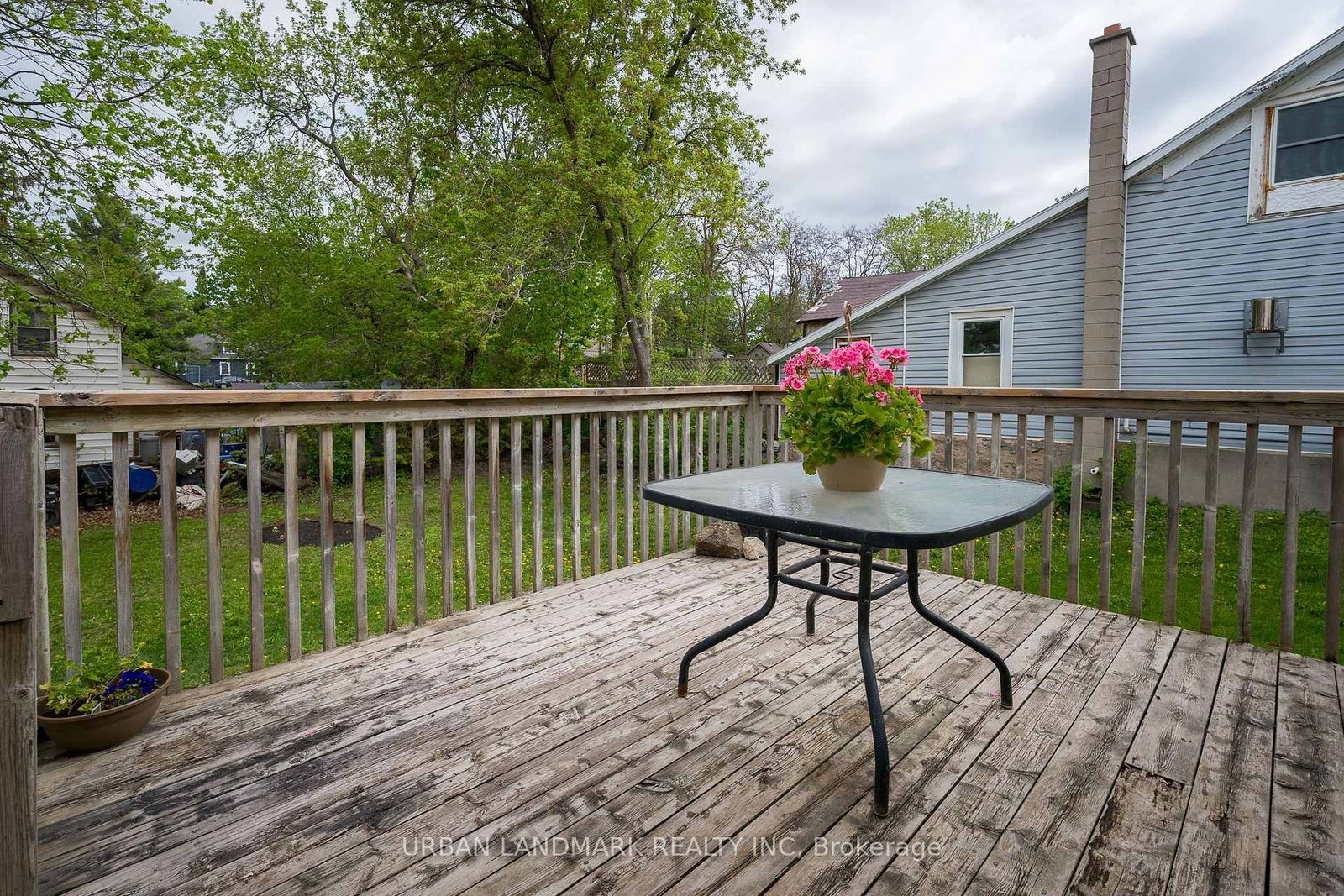 106 St Lawrence Street E • Madoc, ON photo 7