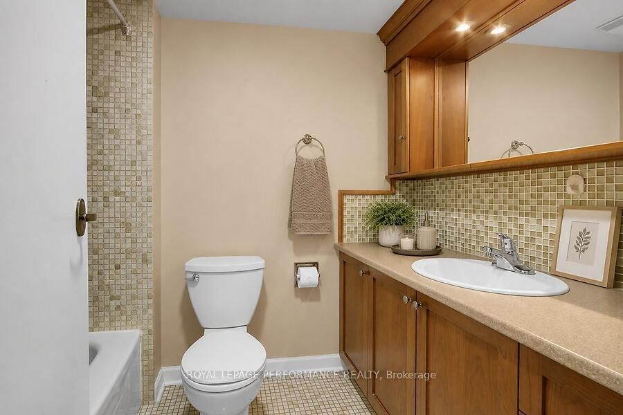 135 Springfield Avenue • #10 • Ottawa, ON photo 30