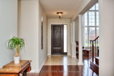 225 Ridgemere Court • Kitchener, ON photo 3