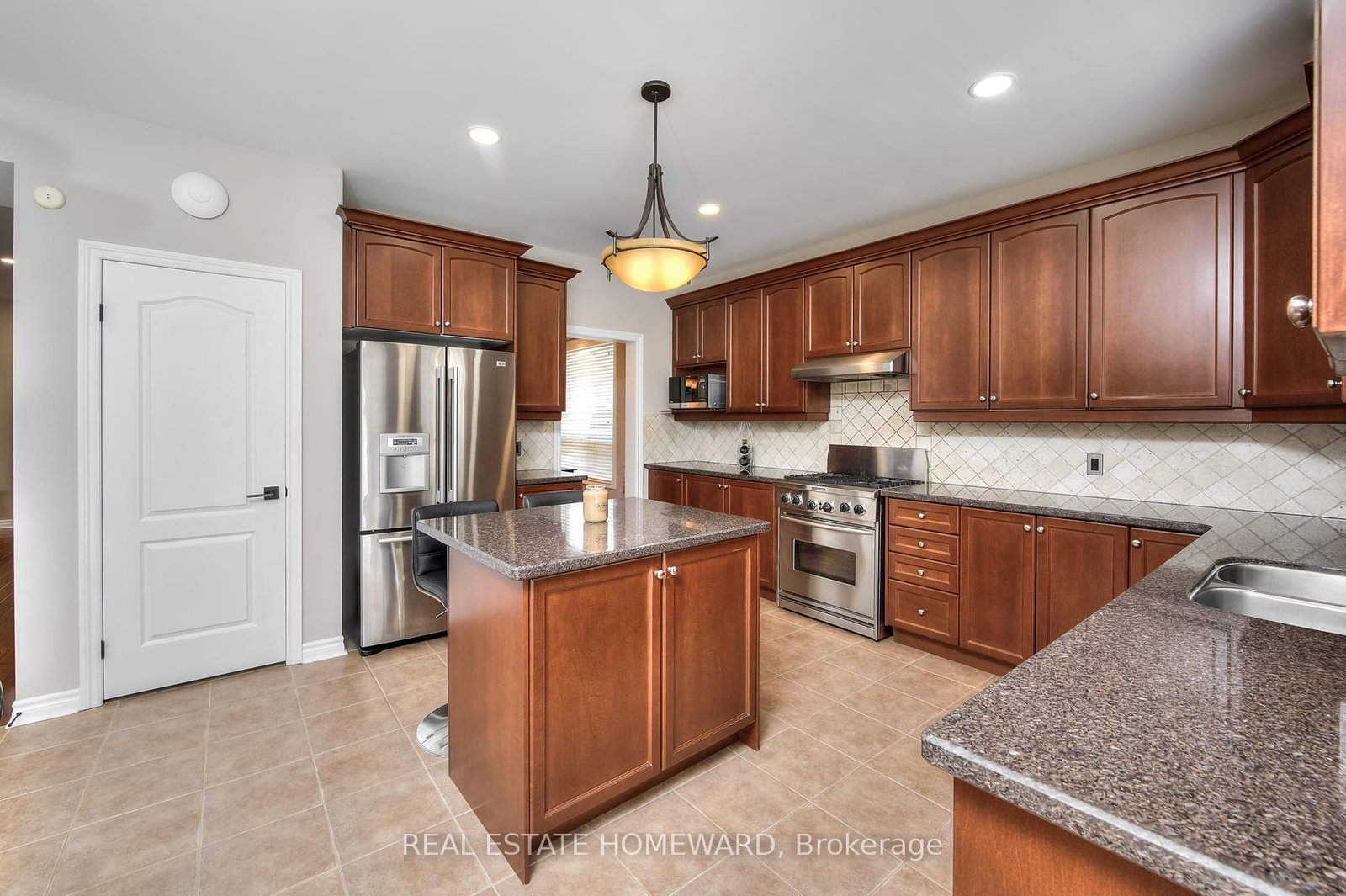 225 Ridgemere Court • Kitchener, ON photo 6
