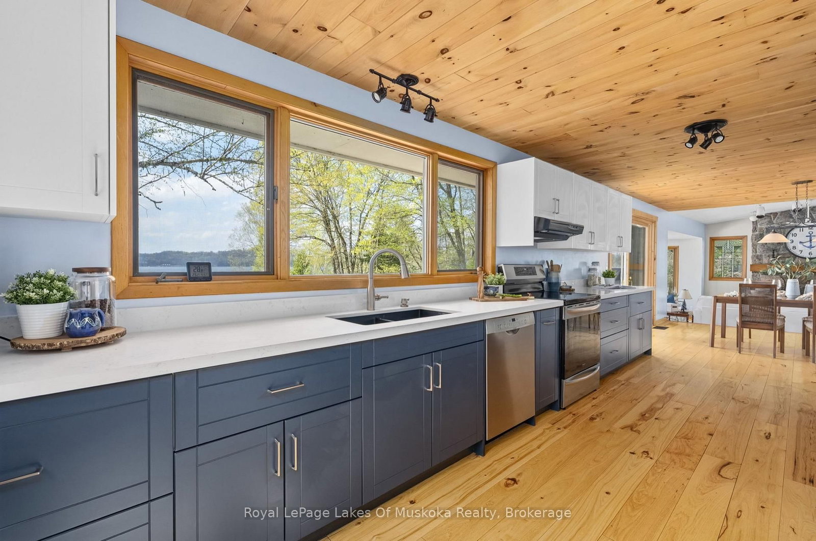 1044 Bigwin View Lane • Lake of Bays, ON photo 13