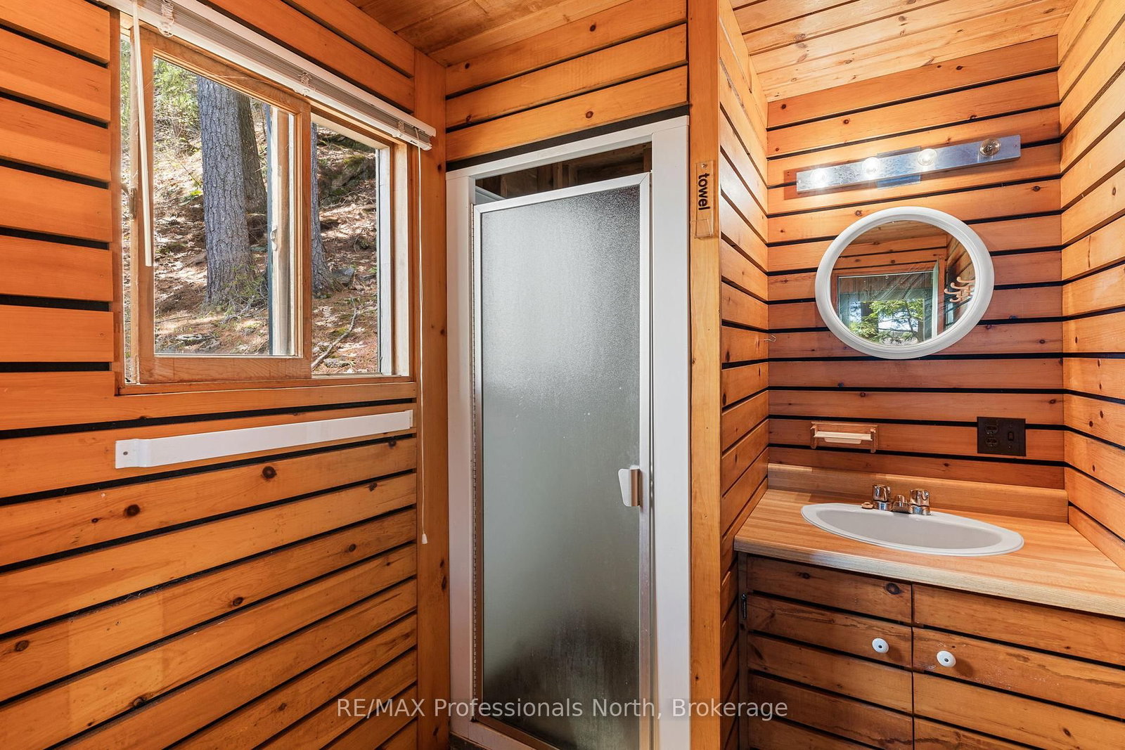 10145 Little Hawk West Sho • Algonquin Highlands, ON photo 25