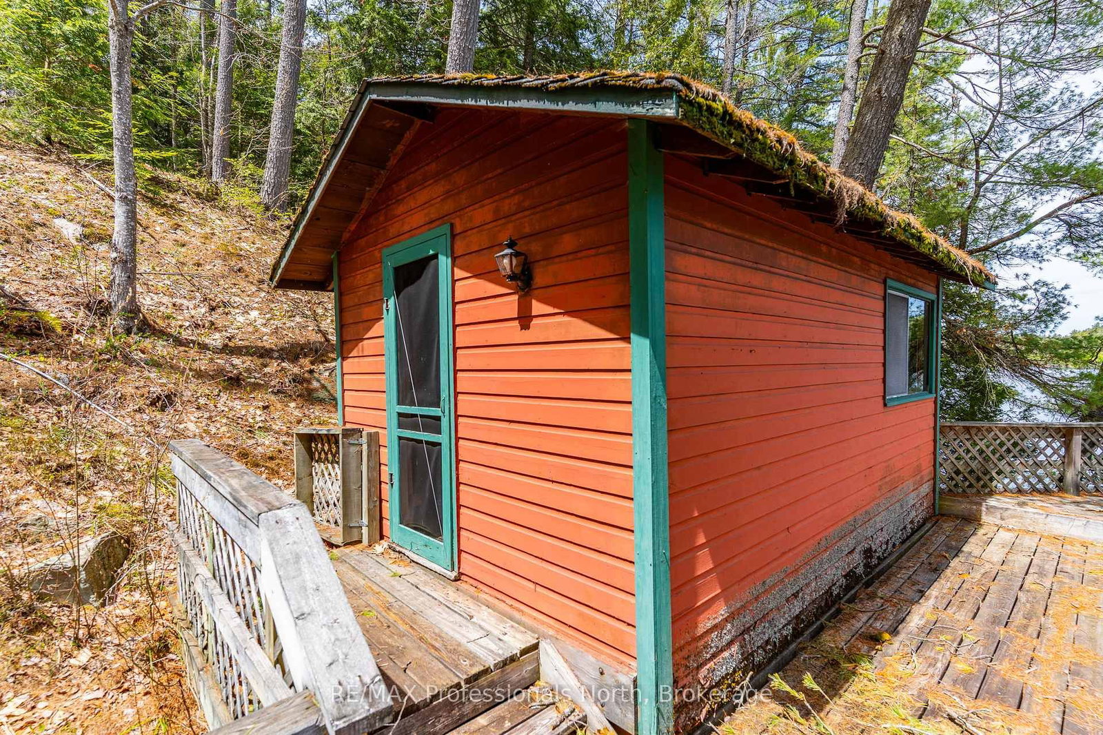 10145 Little Hawk West Sho • Algonquin Highlands, ON photo 32