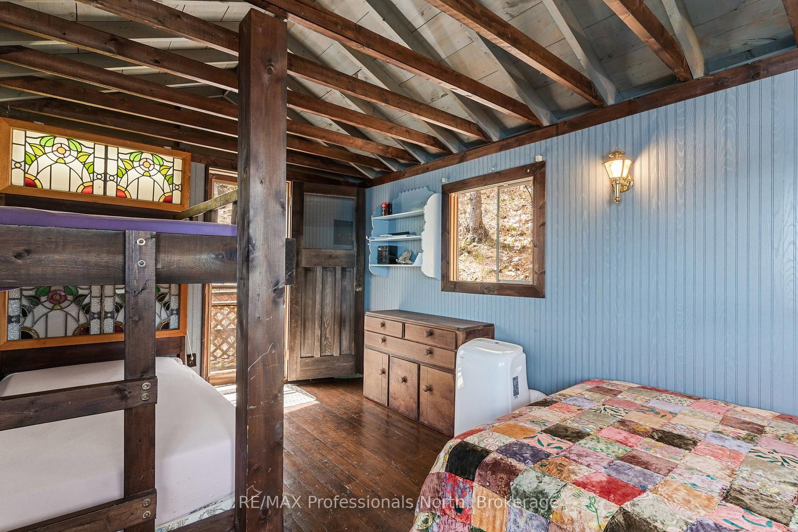 10145 Little Hawk West Sho • Algonquin Highlands, ON photo 35