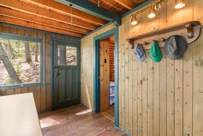 10145 Little Hawk West Sho • Algonquin Highlands, ON photo 9