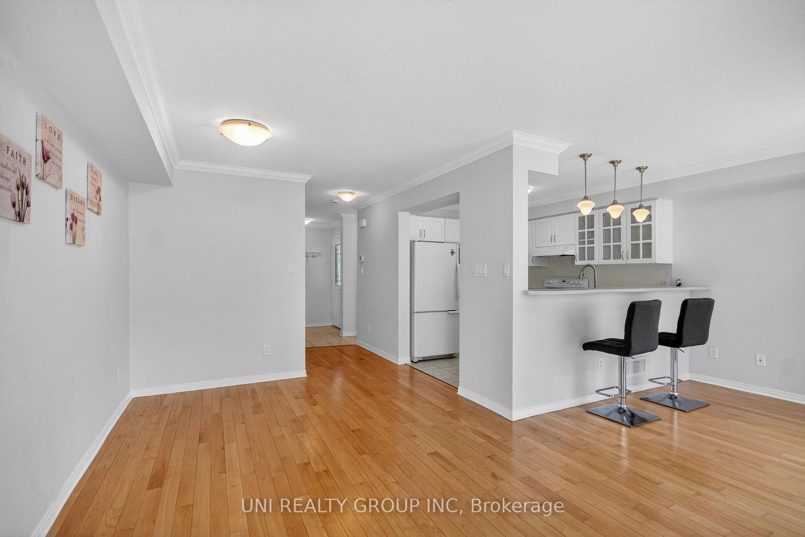 546 Ashbourne Crescent • Ottawa, ON photo 8