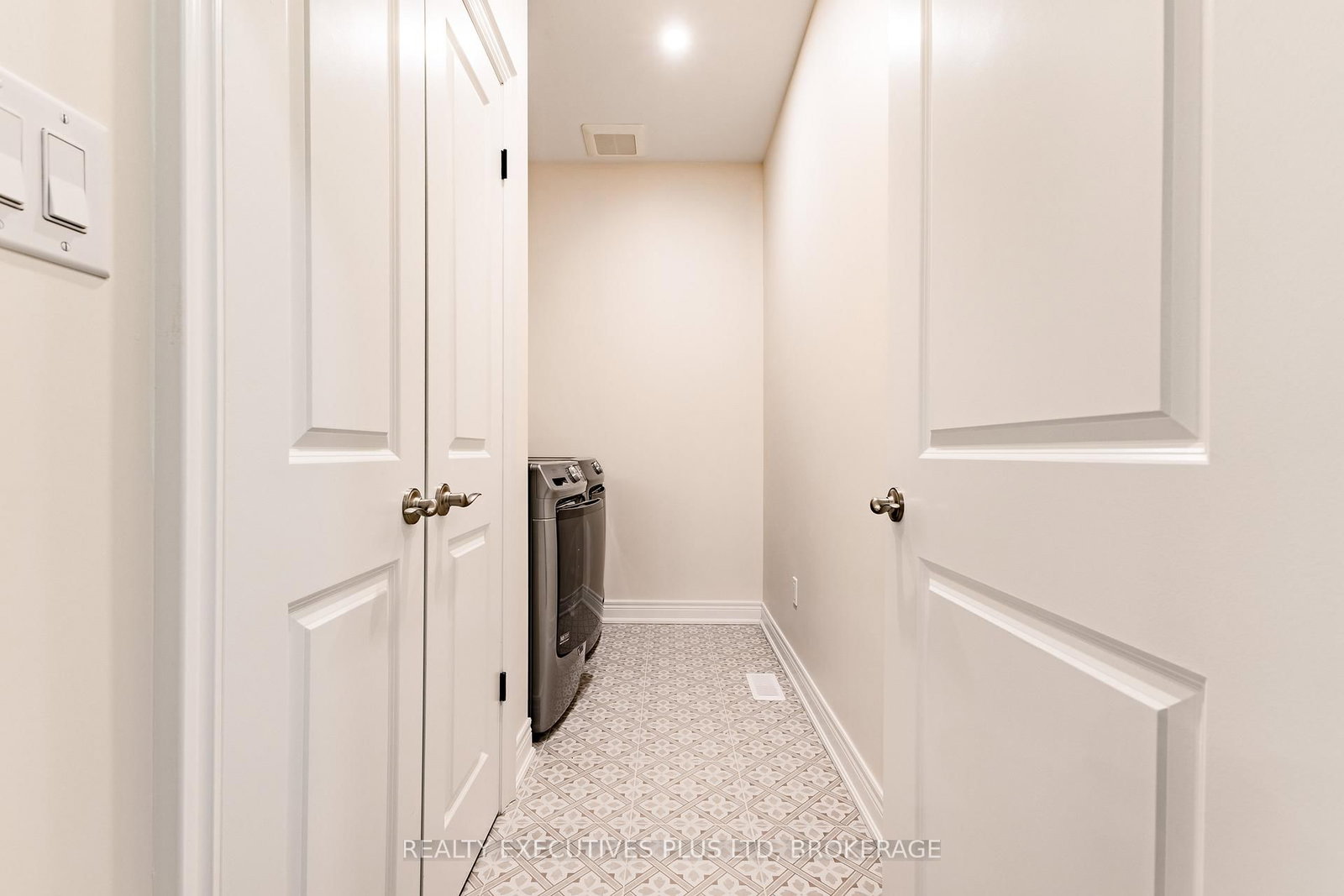 504 Royal Ridge Drive • Fort Erie, ON photo 24