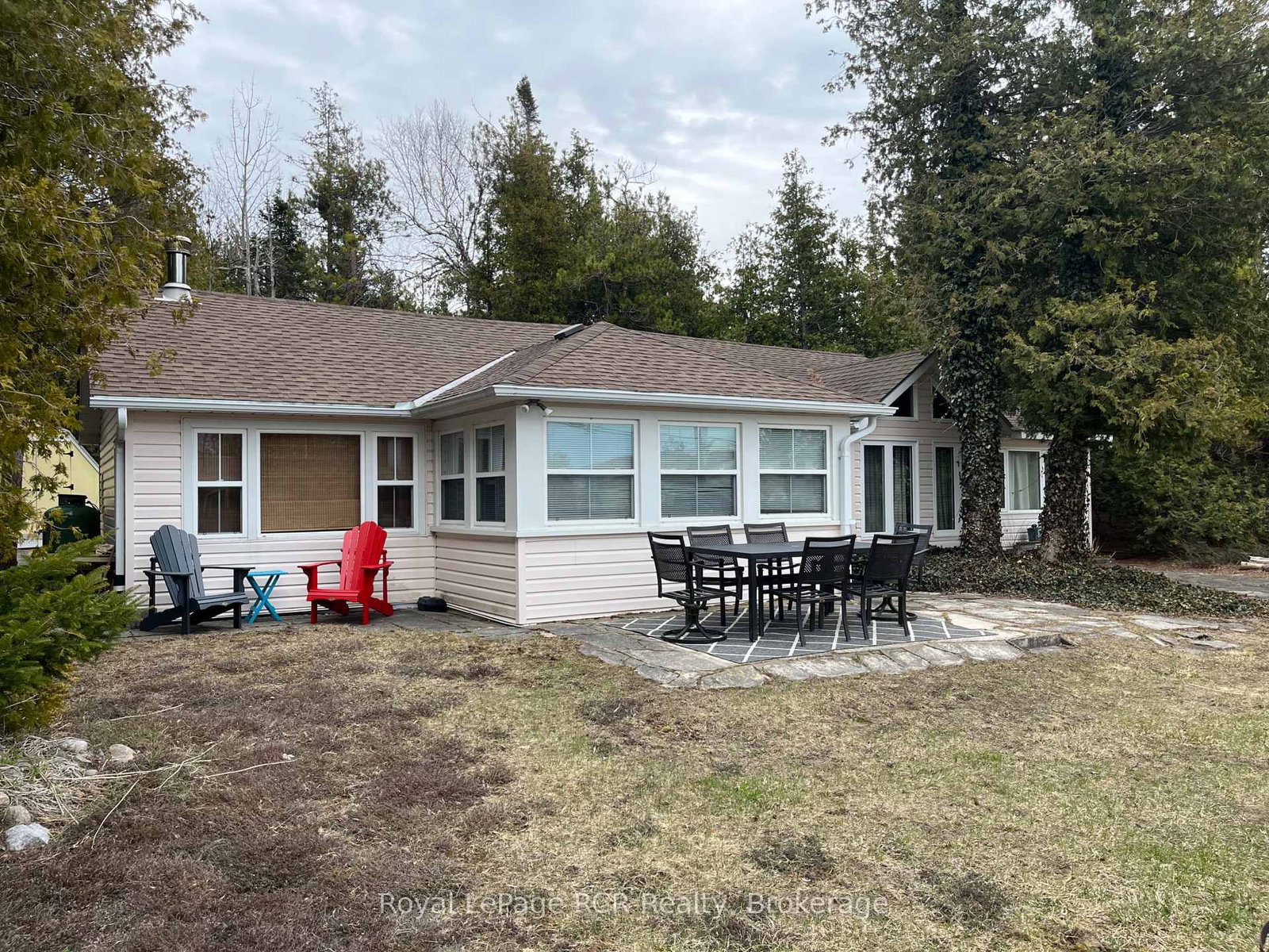 1371 2nd Avenue • Native Leased Lands, ON photo 4