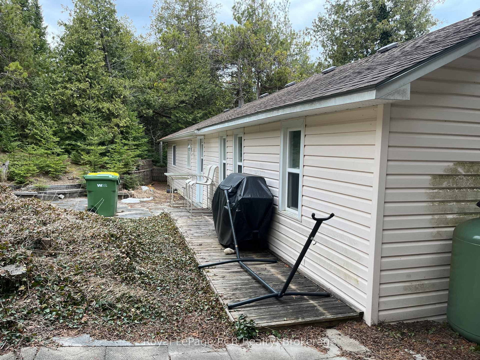 1371 2nd Avenue • Native Leased Lands, ON photo 8
