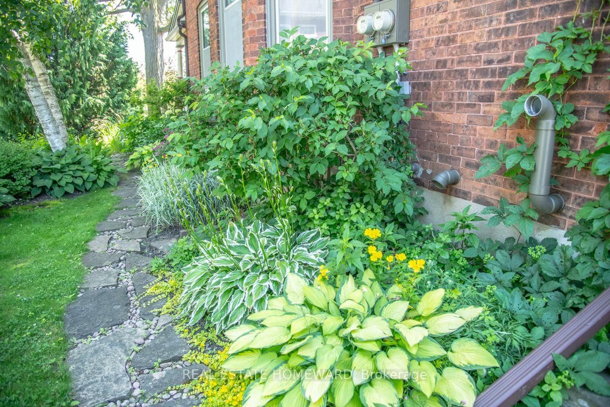 96 James Street W • Cobourg, ON photo 38