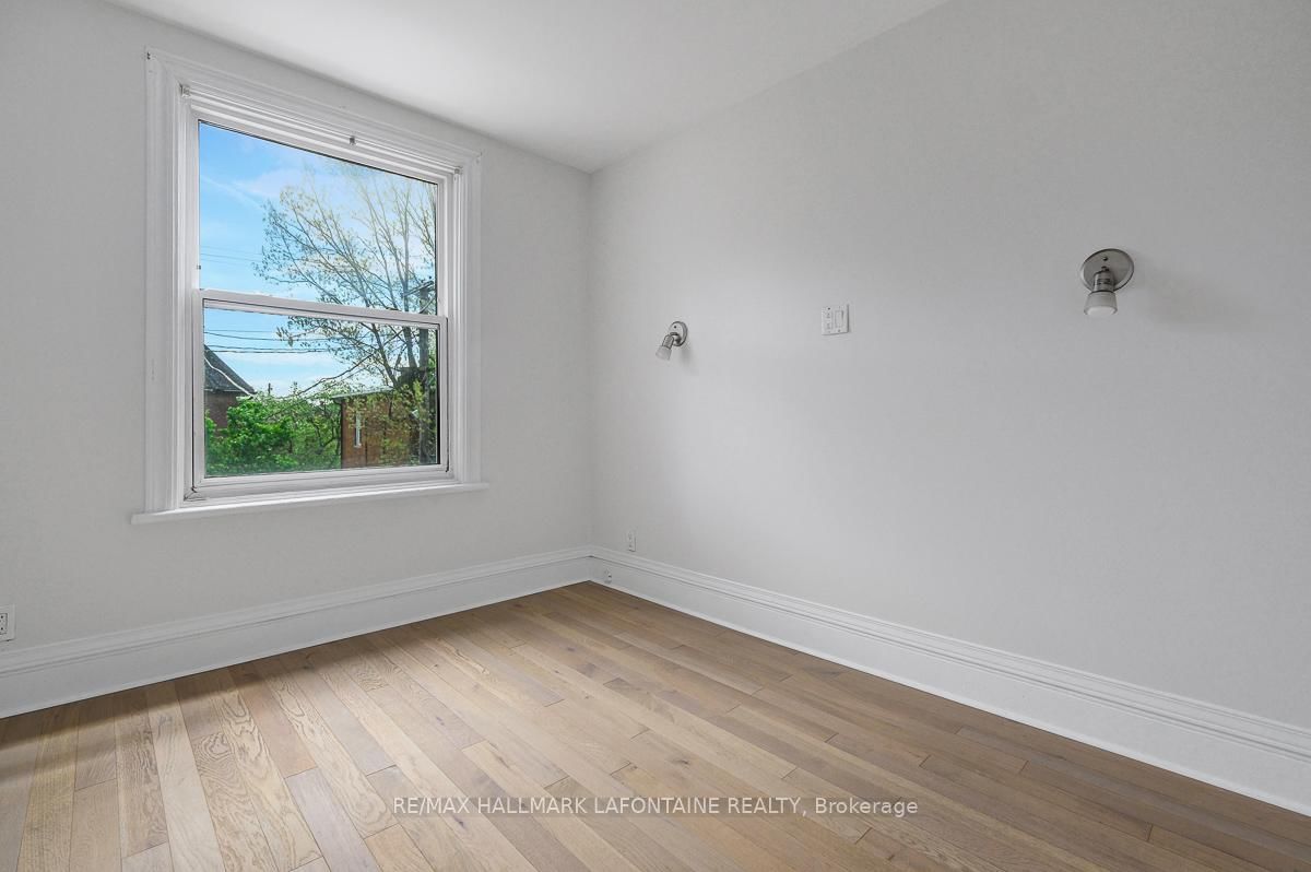 138 Concord Street S • Ottawa, ON photo 18
