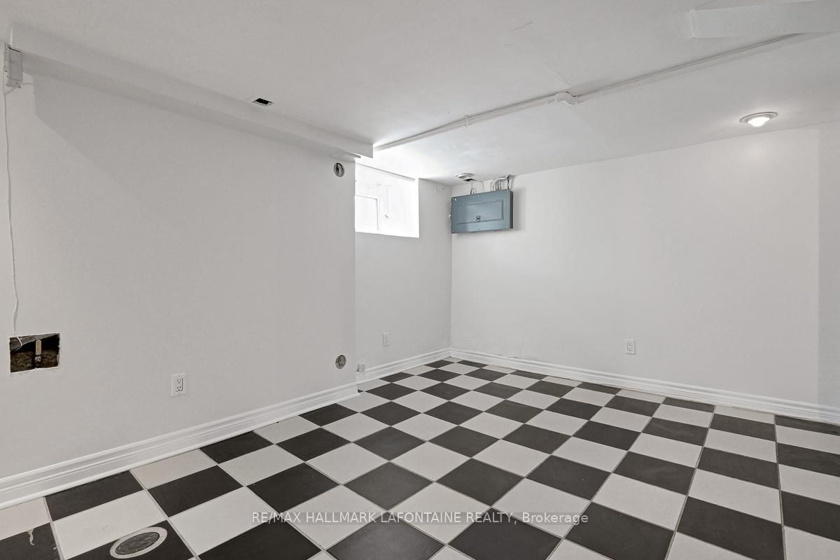 138 Concord Street S • Ottawa, ON photo 28