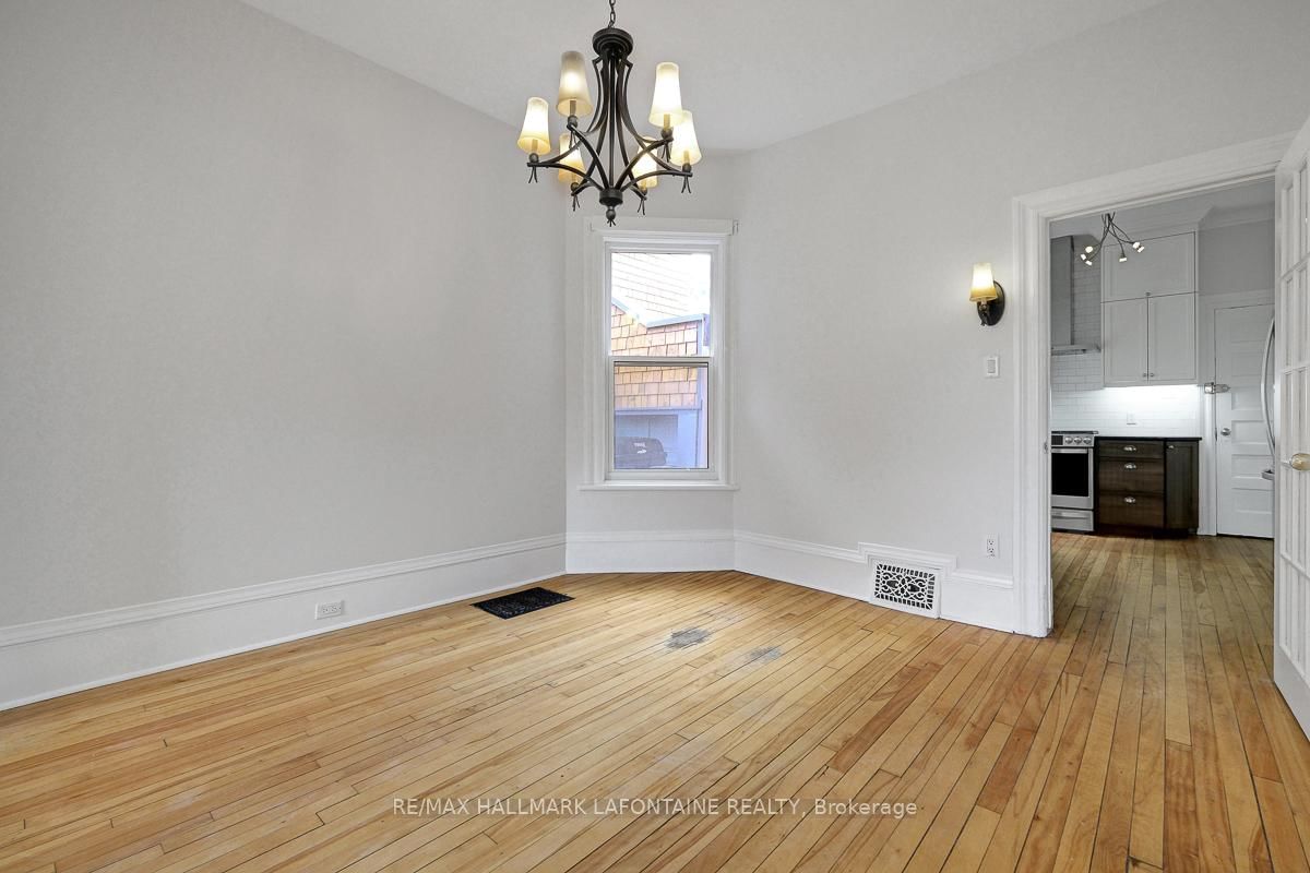 138 Concord Street S • Ottawa, ON photo 9