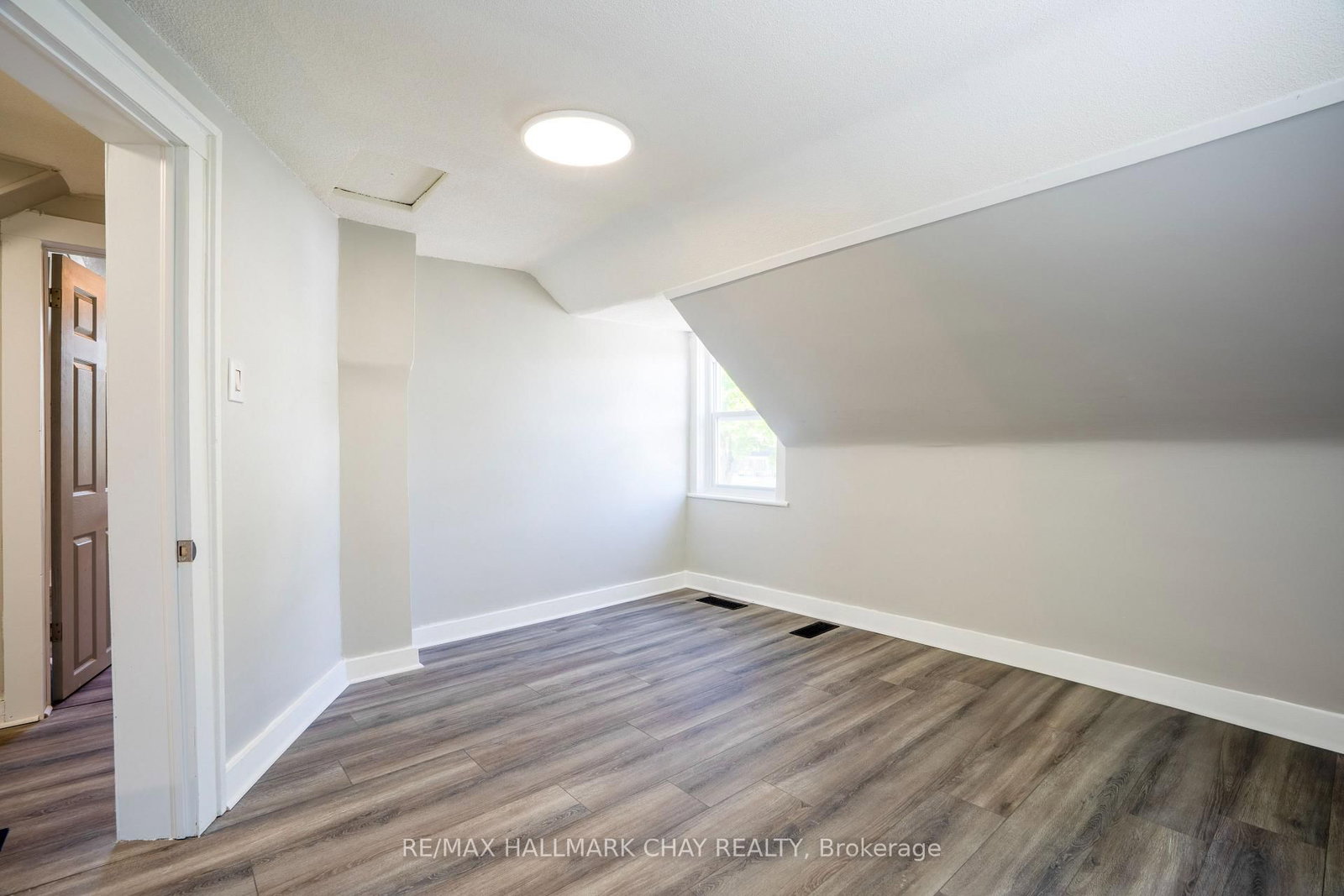 635 First Street S • Gravenhurst, ON photo 16