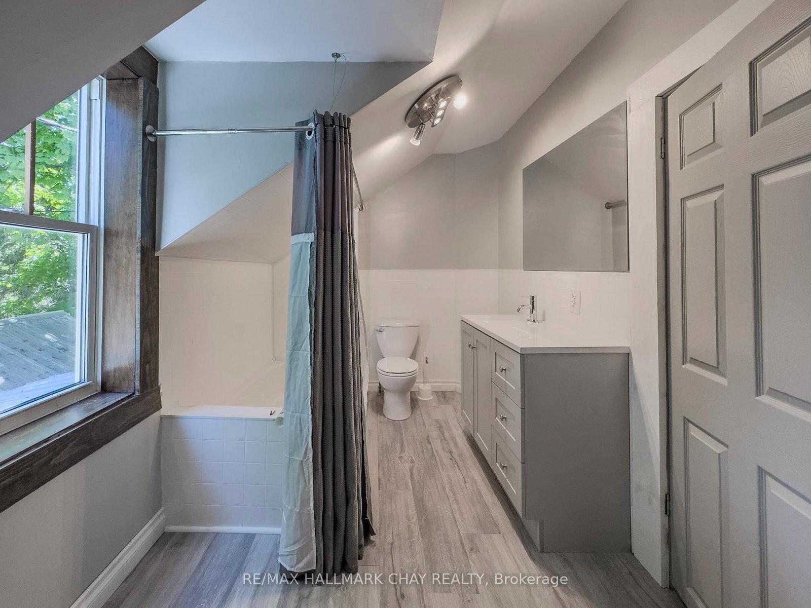 635 First Street S • Gravenhurst, ON photo 23