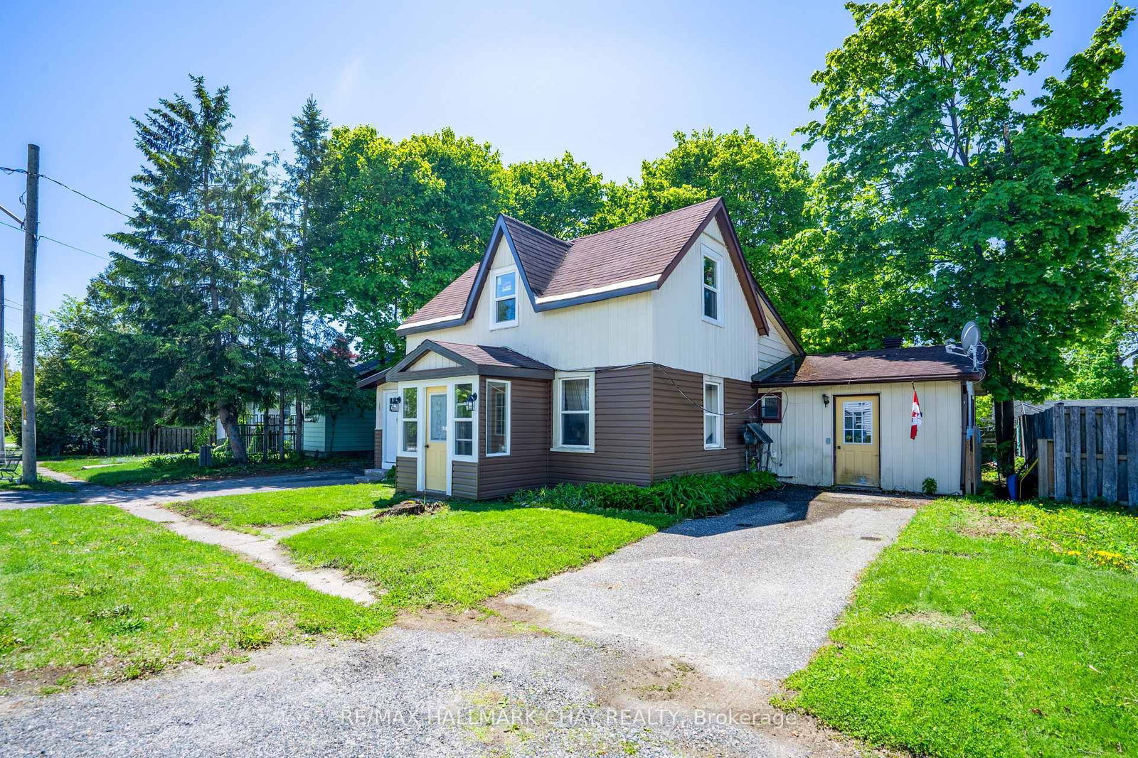 635 First Street S • Gravenhurst, ON photo 3