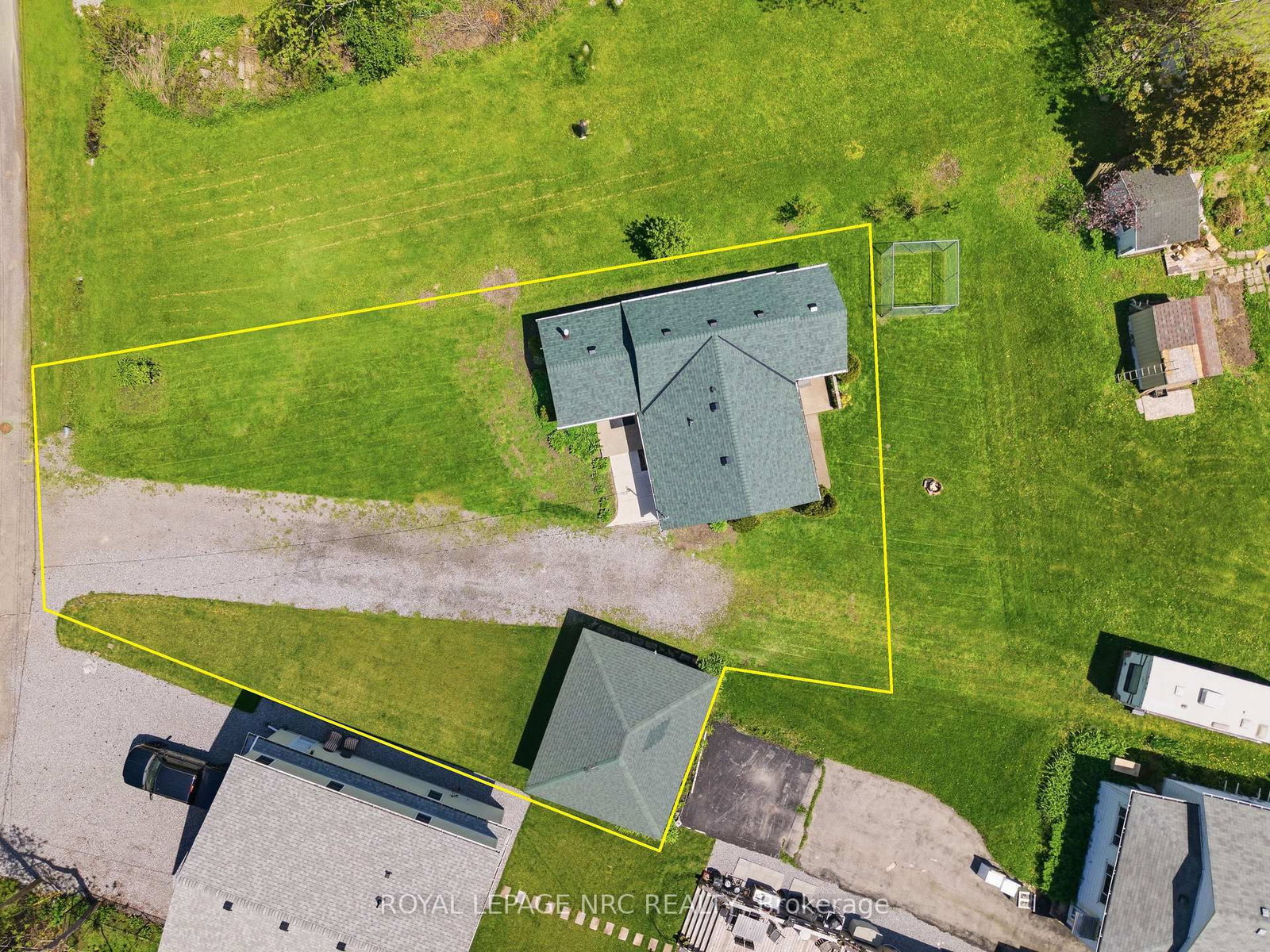 11 White Avenue • Fort Erie, ON photo 8