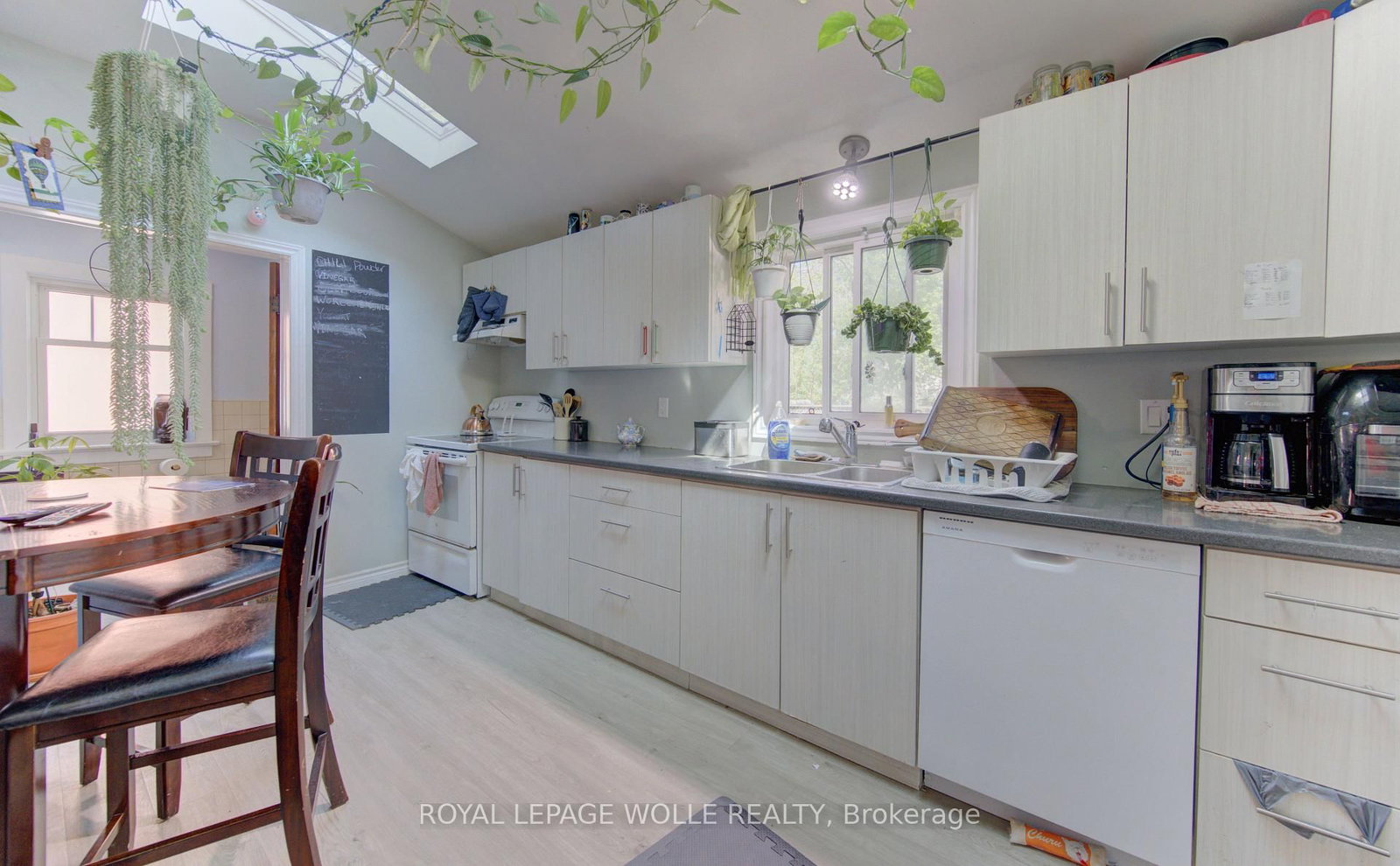 48 Breithaupt Street • Kitchener, ON photo 9