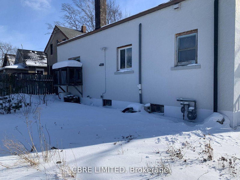 148 Killaly St photo 3