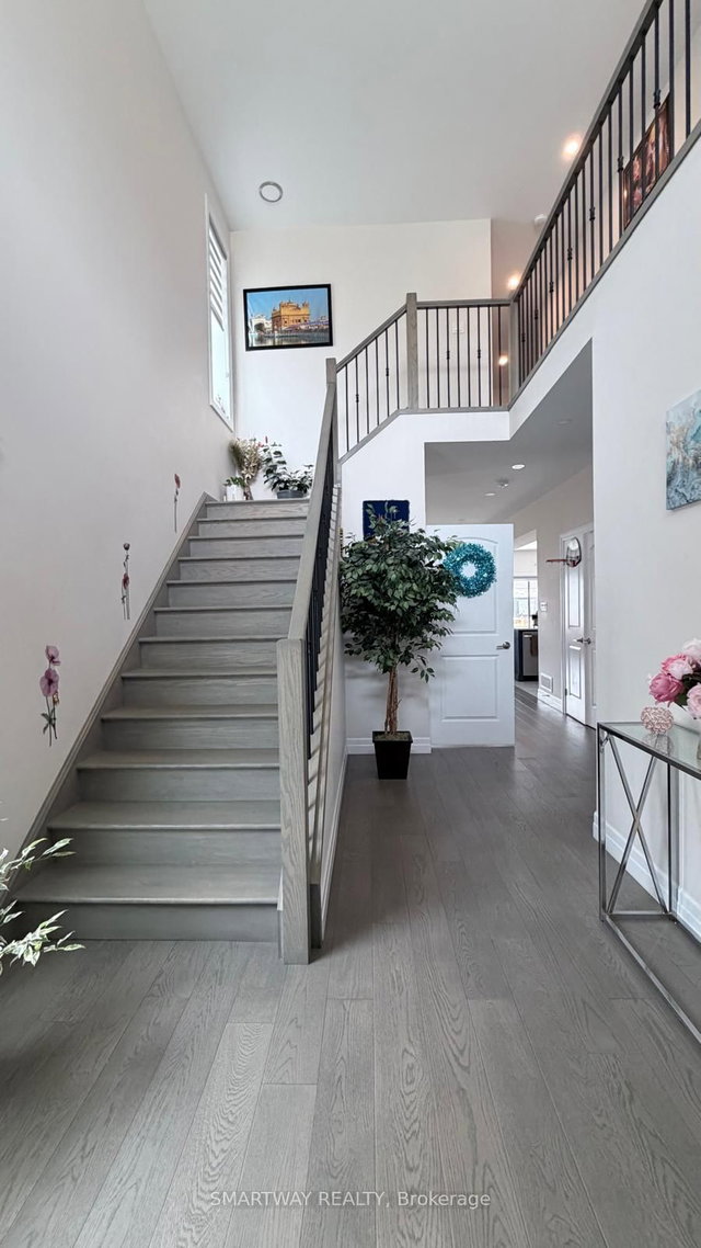 3828 Somerston Crescent