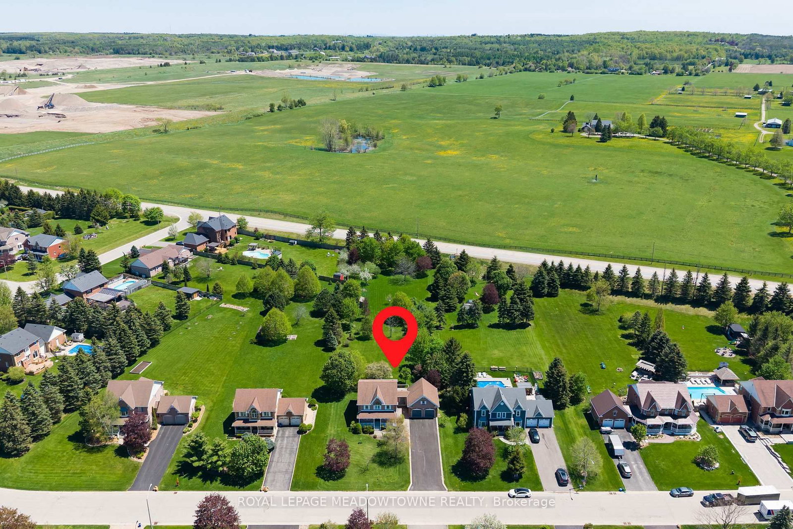 19 Mccullogh Drive • Erin, ON photo 2