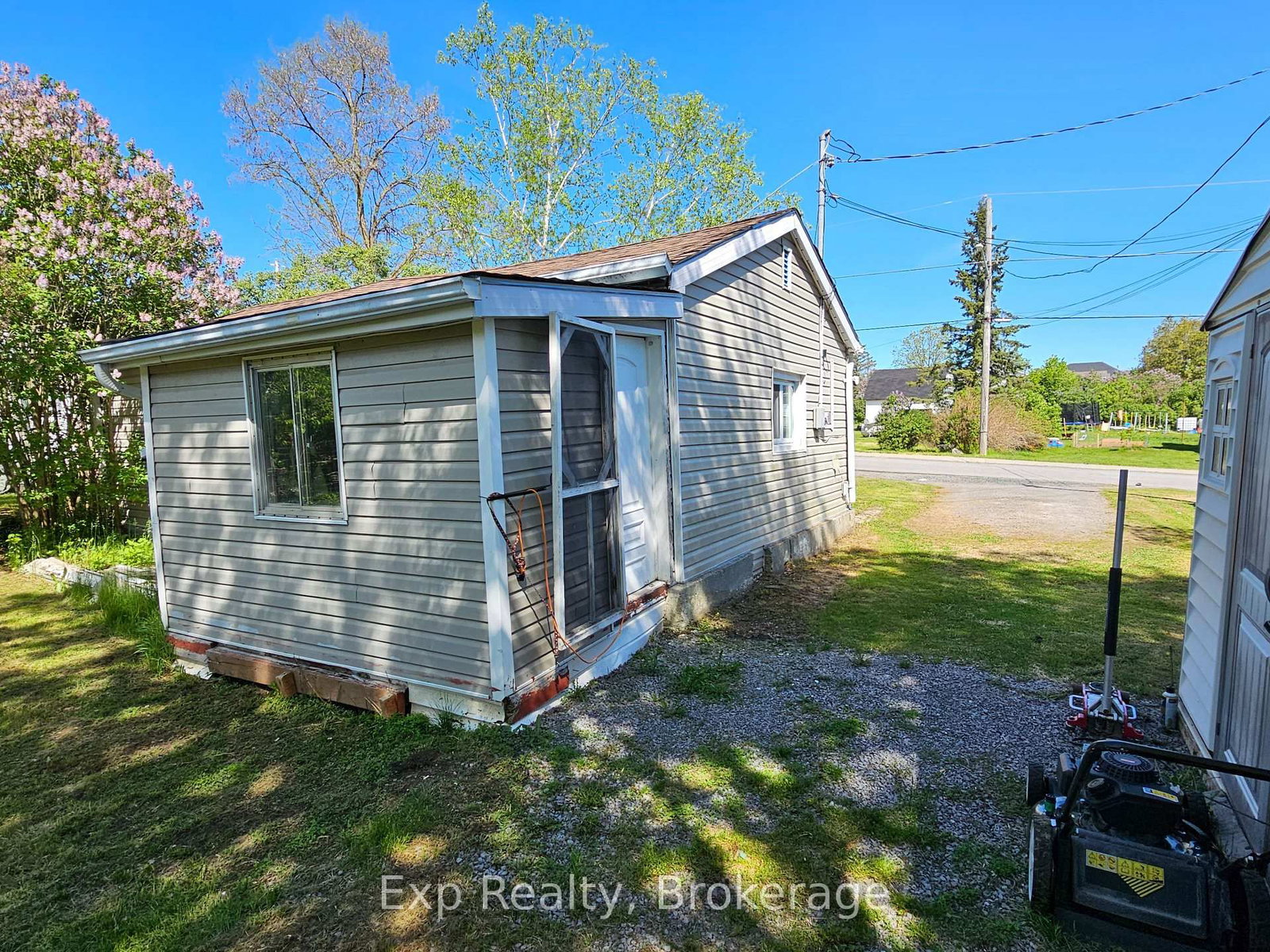 12 William Street • Limoges, ON photo 5