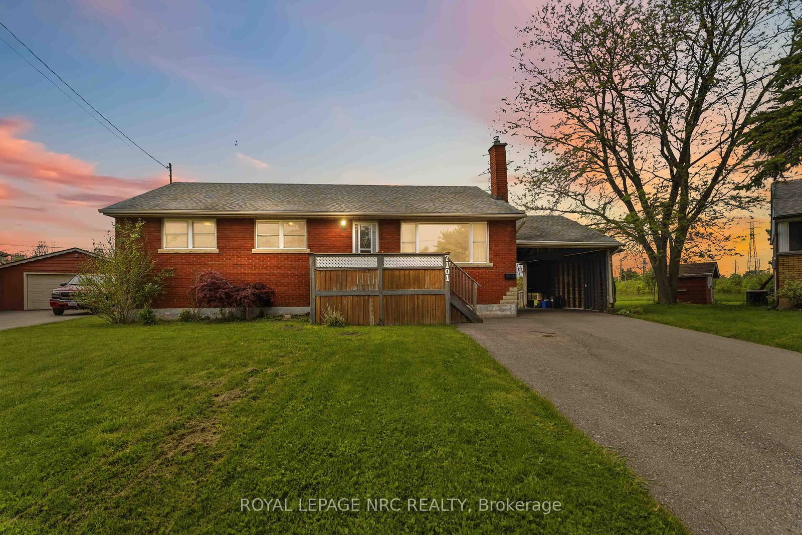 7101 Roger Crescent • Niagara Falls, ON photo 4