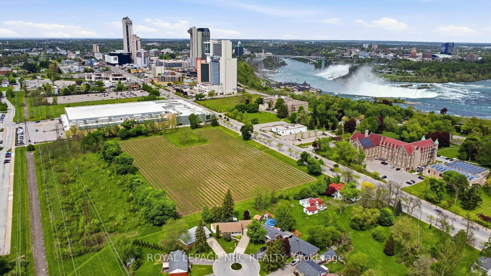 7101 Roger Crescent • Niagara Falls, ON photo 43