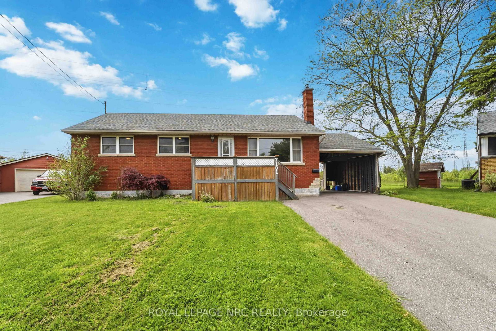 7101 Roger Crescent • Niagara Falls, ON photo 5