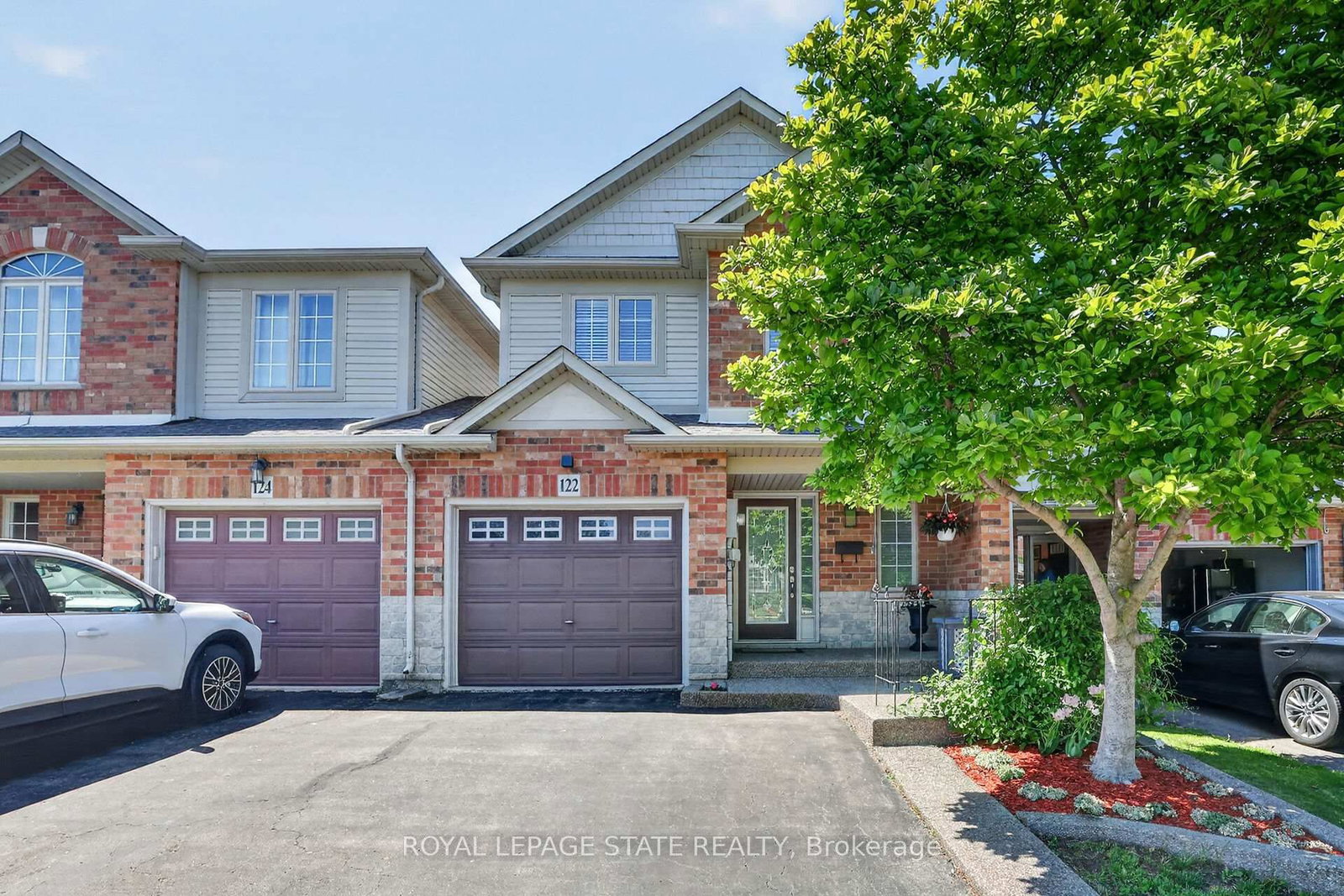 Townhouse sold at 122 Magnolia Crescent, Grimsby, Ontario, L3M 5R5 - Grimsby West - MLS: X13161488