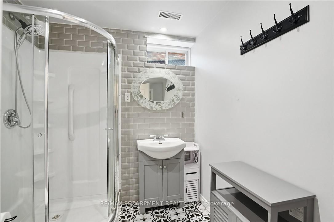 2 Amore Boulevard • Hamilton, ON photo 24