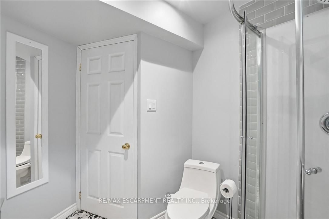 2 Amore Boulevard • Hamilton, ON photo 25