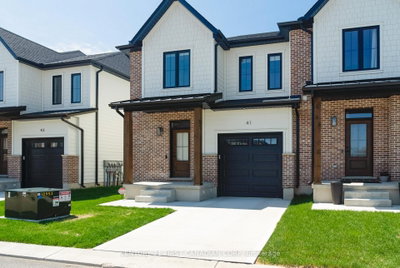 147-24(32) Scotts Drive • Lucan Biddulph, ON photo 4