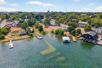 14 Highway 95 • Wolfe Island, ON photo 2