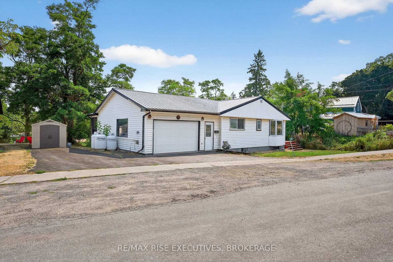 14 Highway 95 • Wolfe Island, ON photo 3