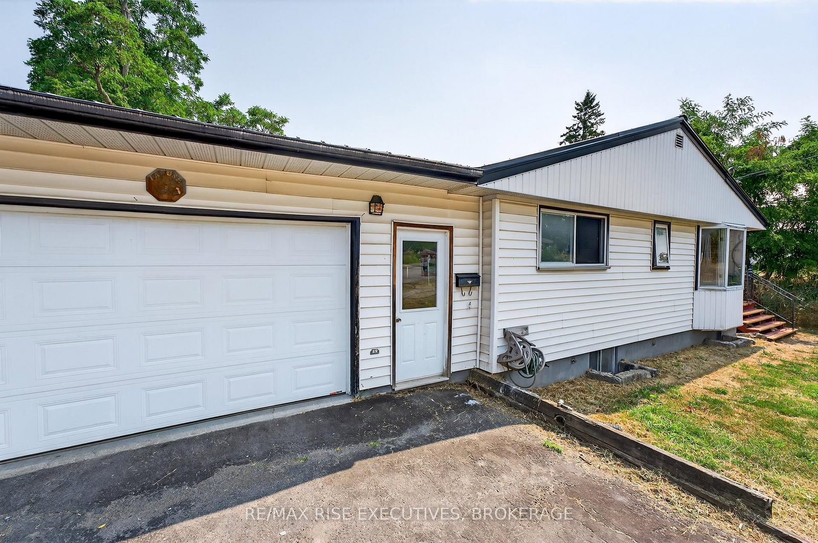 14 Highway 95 • Wolfe Island, ON photo 4