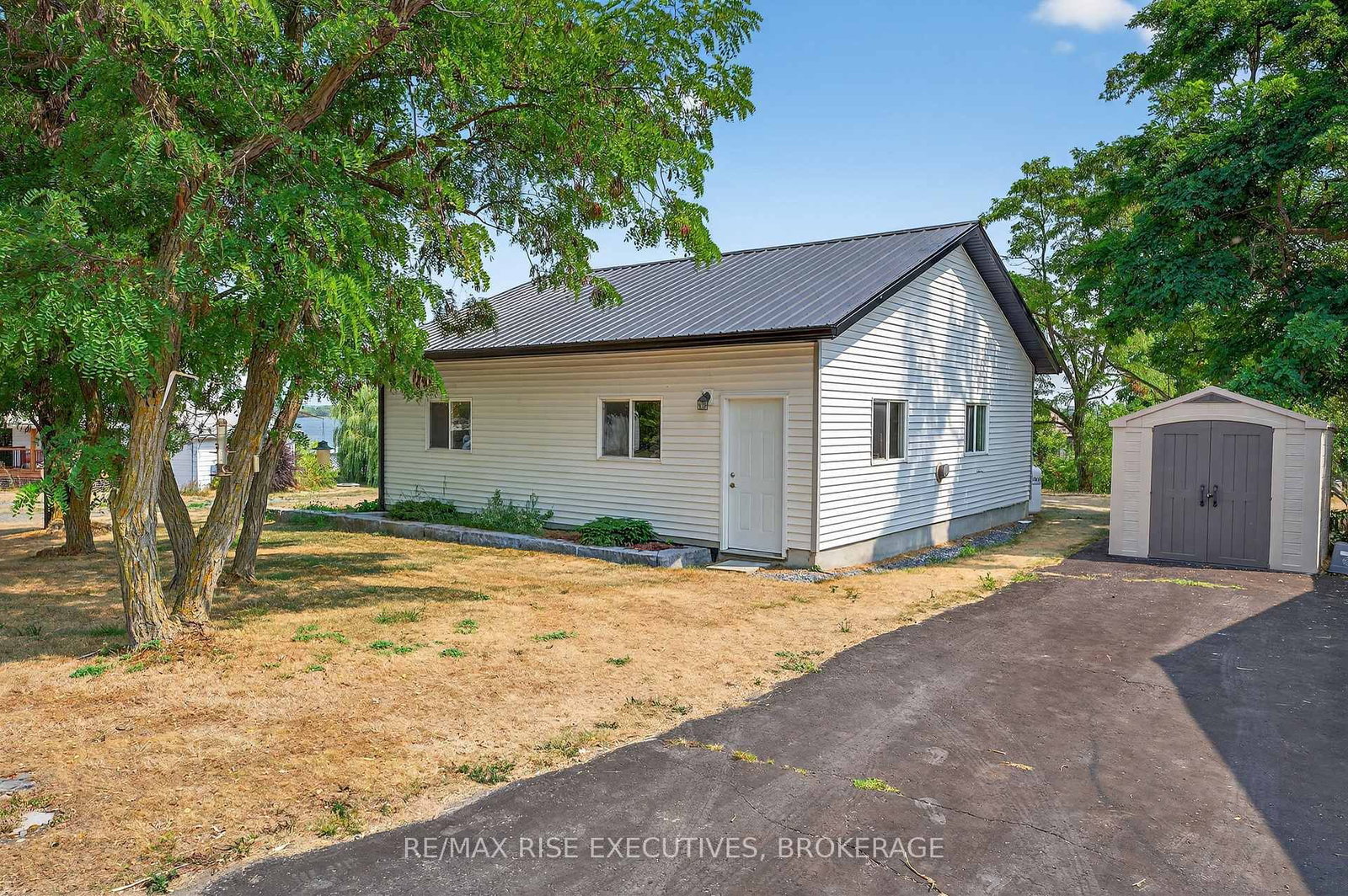 14 Highway 95 • Wolfe Island, ON photo 45