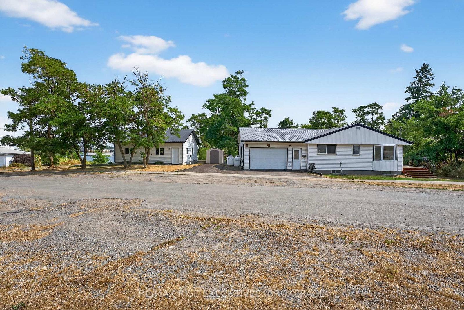 14 Highway 95 • Wolfe Island, ON photo 46
