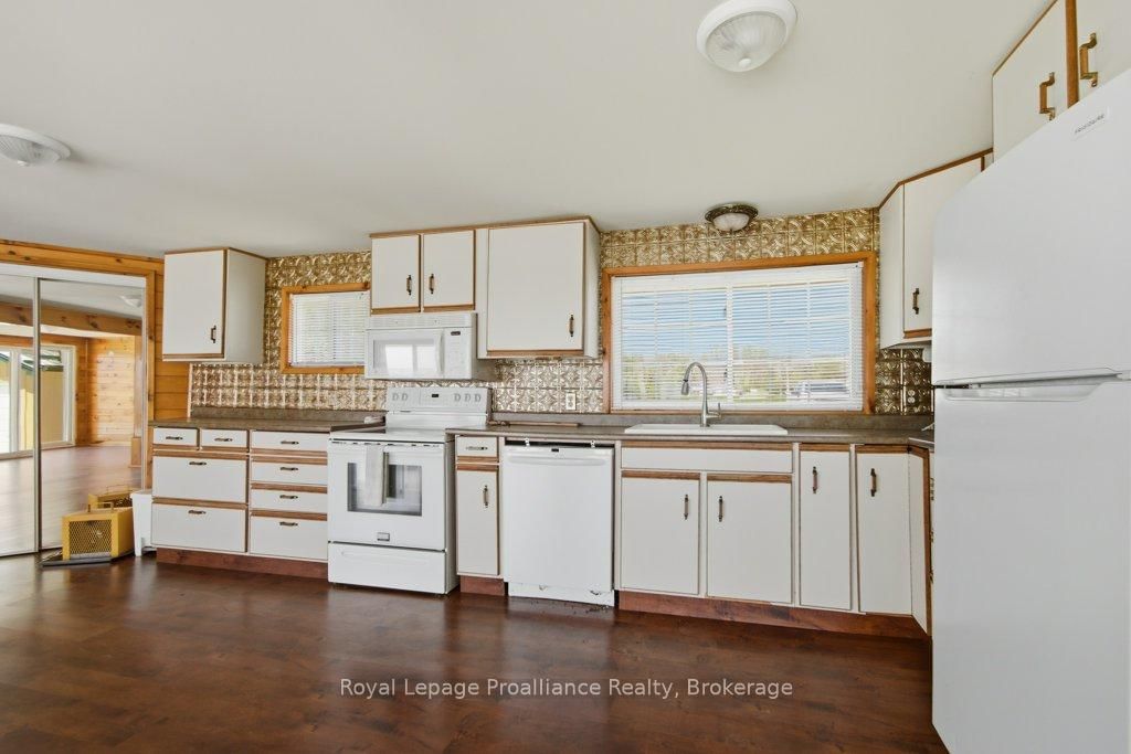 22579 Loyalist Parkway • Quinte West, ON photo 13