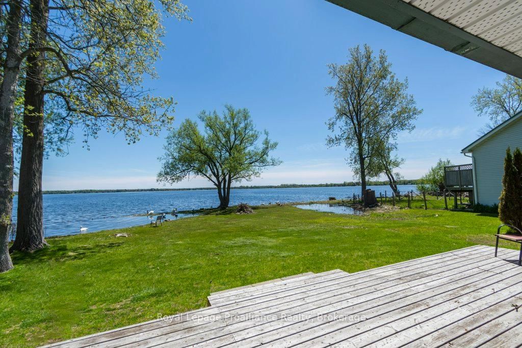 22579 Loyalist Parkway • Quinte West, ON photo 22