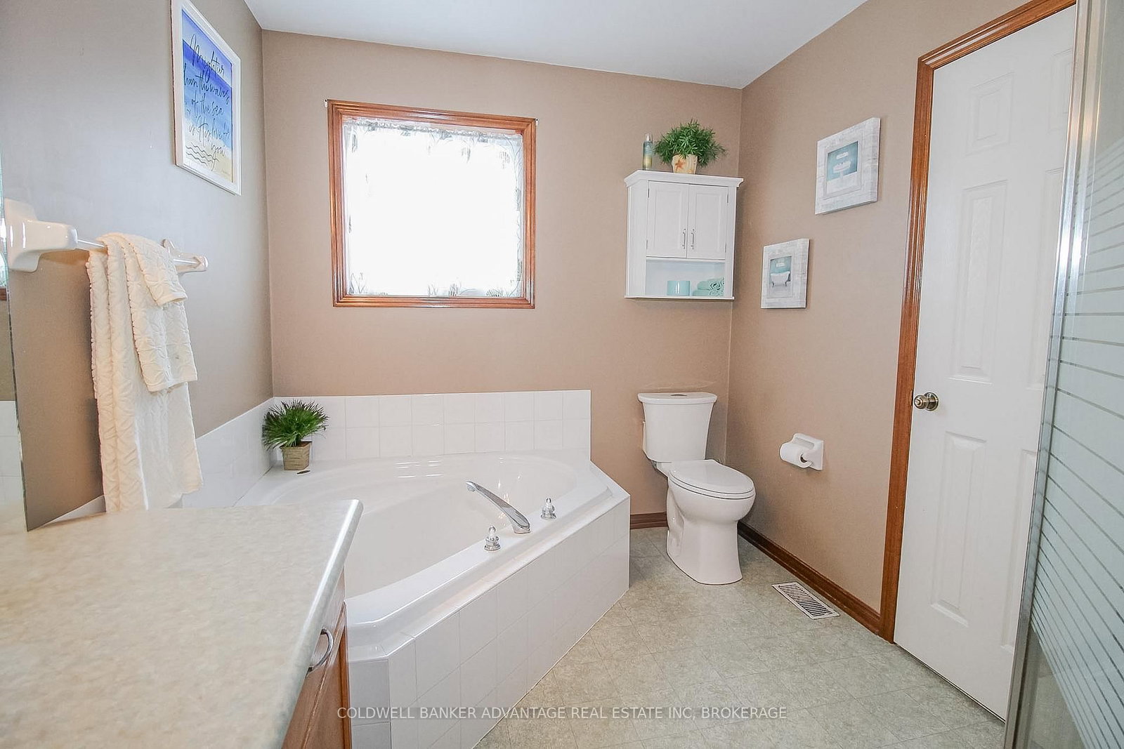 19 Windle Village Crescent • Thorold, ON photo 16