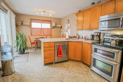 19 Windle Village Crescent • Thorold, ON photo 9